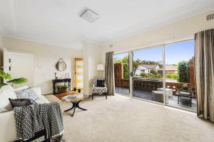 Home Styling - Elders - 42 Kalinda Drive 