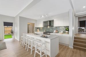 4. HOME STAGING - DESIGNING DIVAS - RAINE & HORNE - AUBIN AVE - PORT MACQUARIE - NSW - 2444 copy
