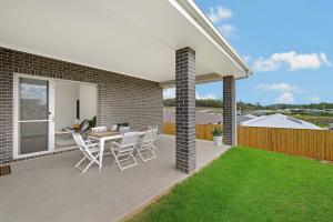 7. HOME STAGING - DESIGNING DIVAS - RAINE & HORNE - AUBIN AVE - PORT MACQUARIE - NSW - 2444 copy