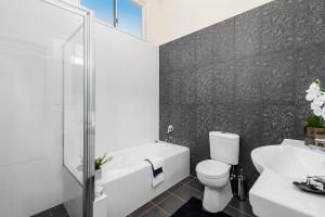 The Grove 5 - home styling - Raine & Horne - designingdivas.com.au