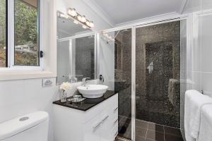 The Grove 5 - home styling - Raine & Horne - designingdivas.com.au
