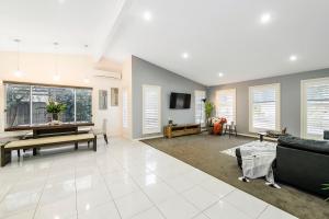 The Grove 5 - home styling - Raine & Horne - designingdivas.com.au