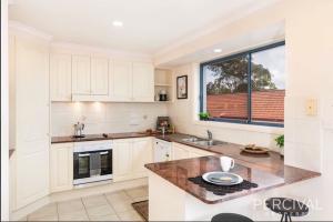 dd5 - newport island road -home staging Port Macquarie - designingdivas.com.au .jpeg