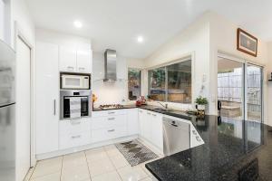 The Grove 5 - home styling - Raine & Horne - designingdivas.com.au